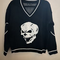 Black Skull Sweater Women’s Size S