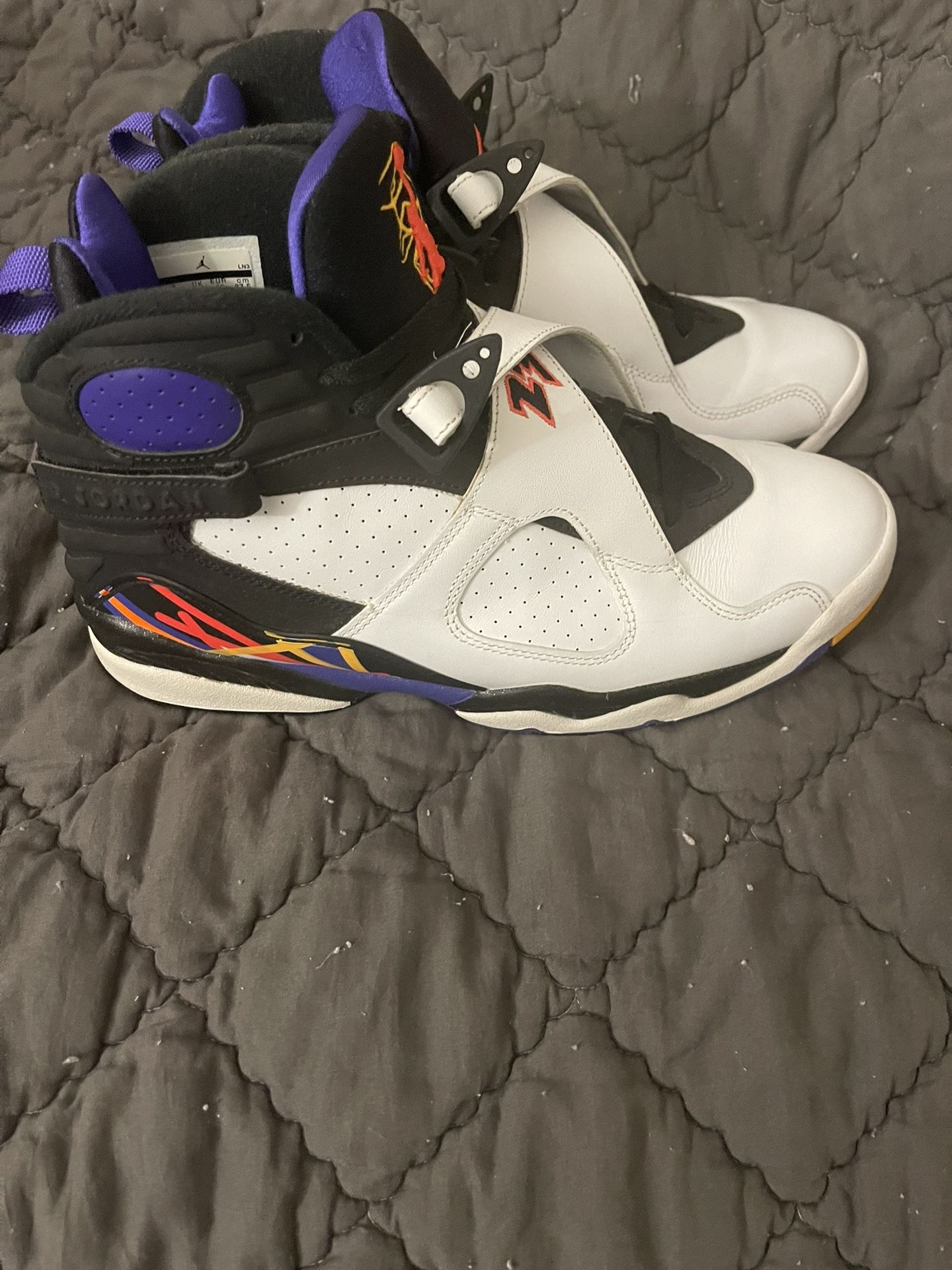 Jordan Retro 8 (3 Peat)