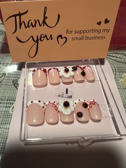 Press on nails