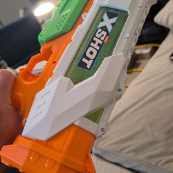  item is a Zuru X-Shot Fast-Fill Water Blaster. 