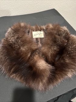 Scholl's Furs Tacoma Vintage Fur Collar