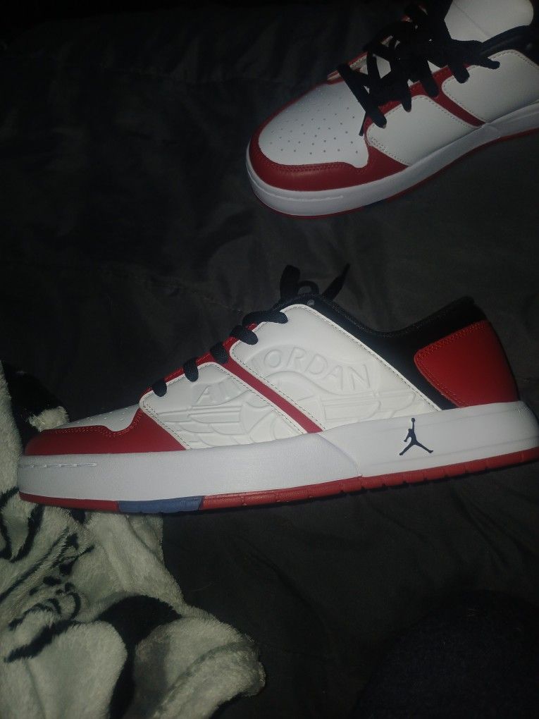 Air Jordans Athletic shoes & Sneakers