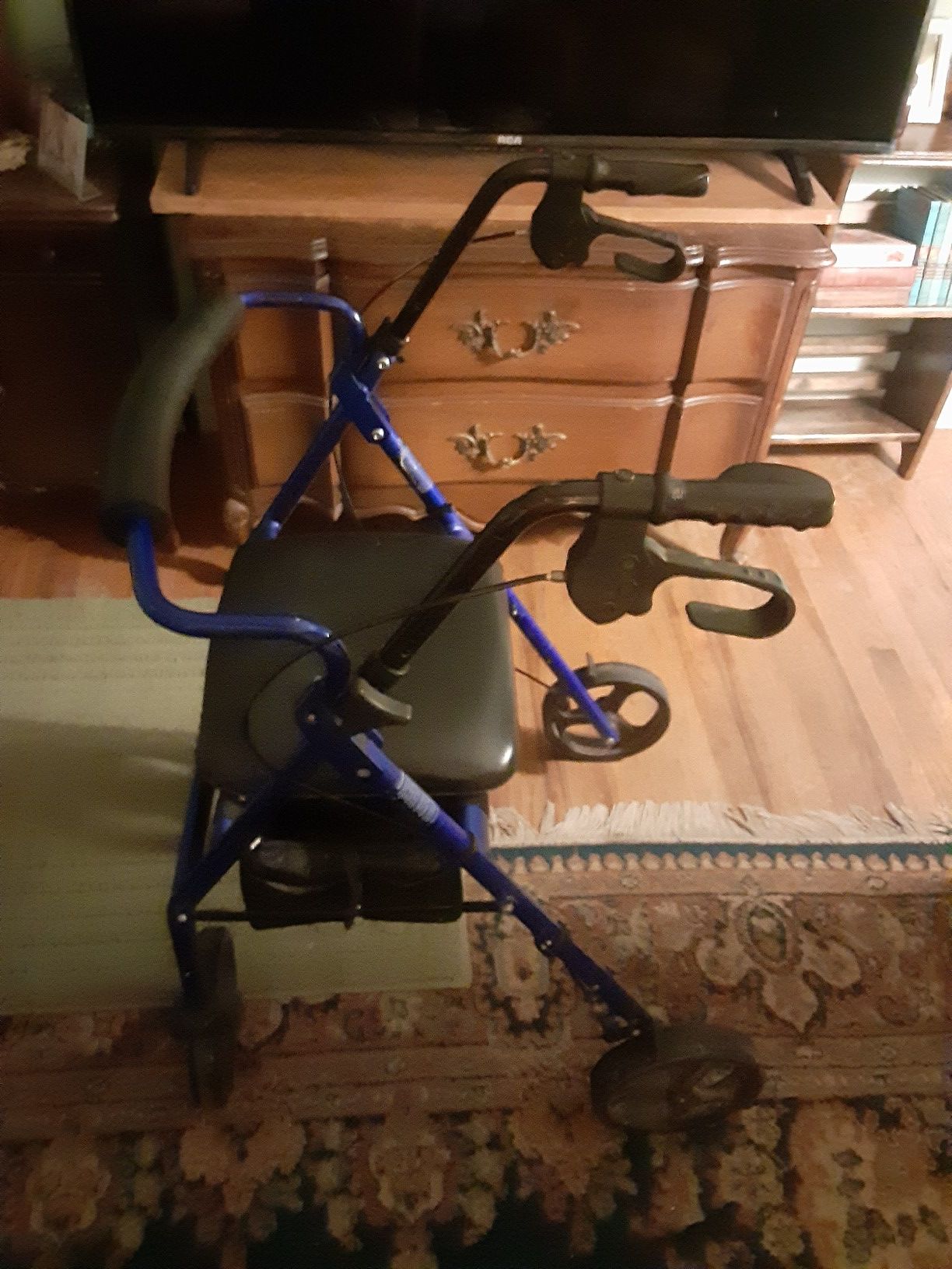 Wheeled walker with seat &travel bag