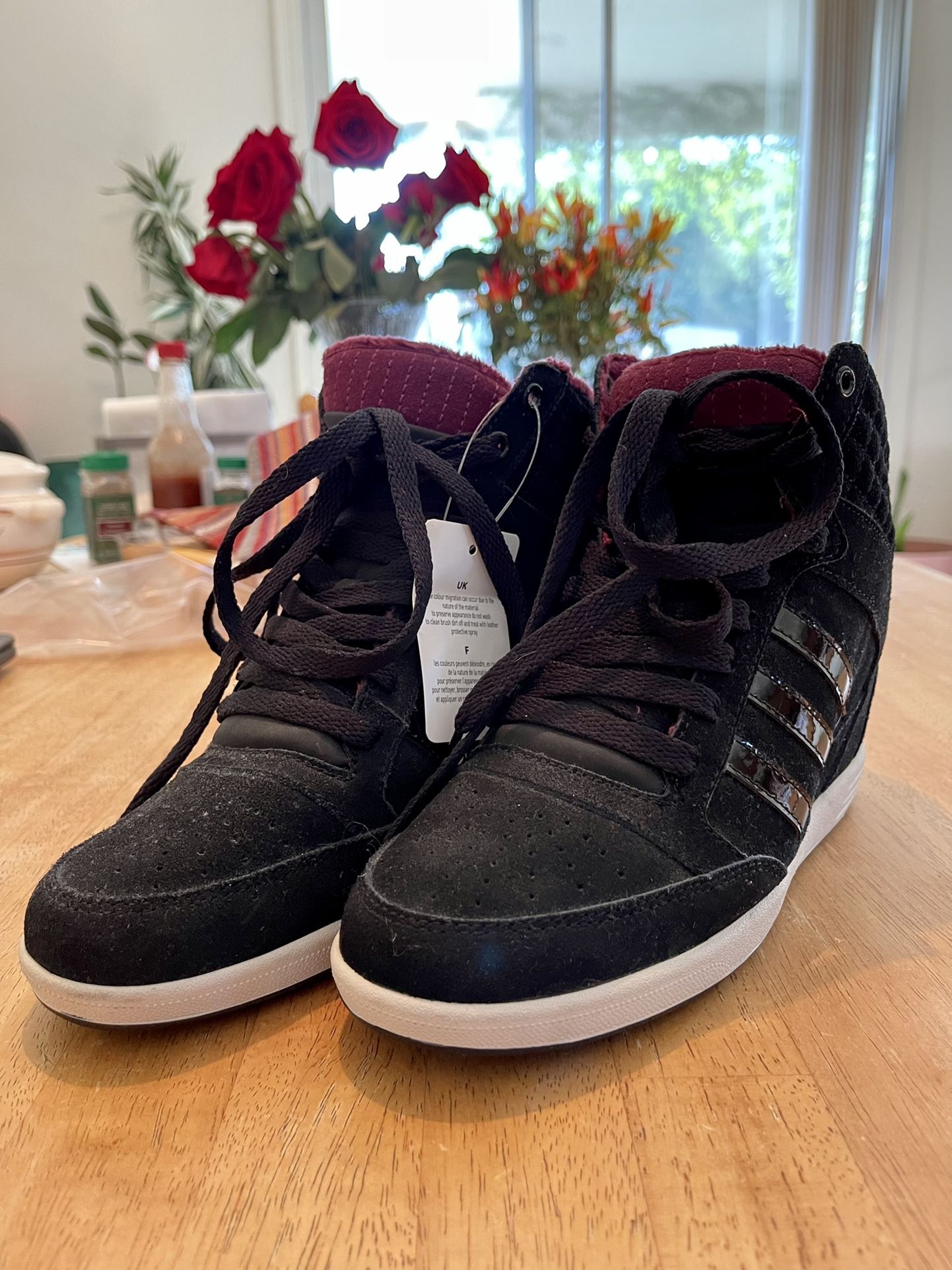 Adidas top wedge black