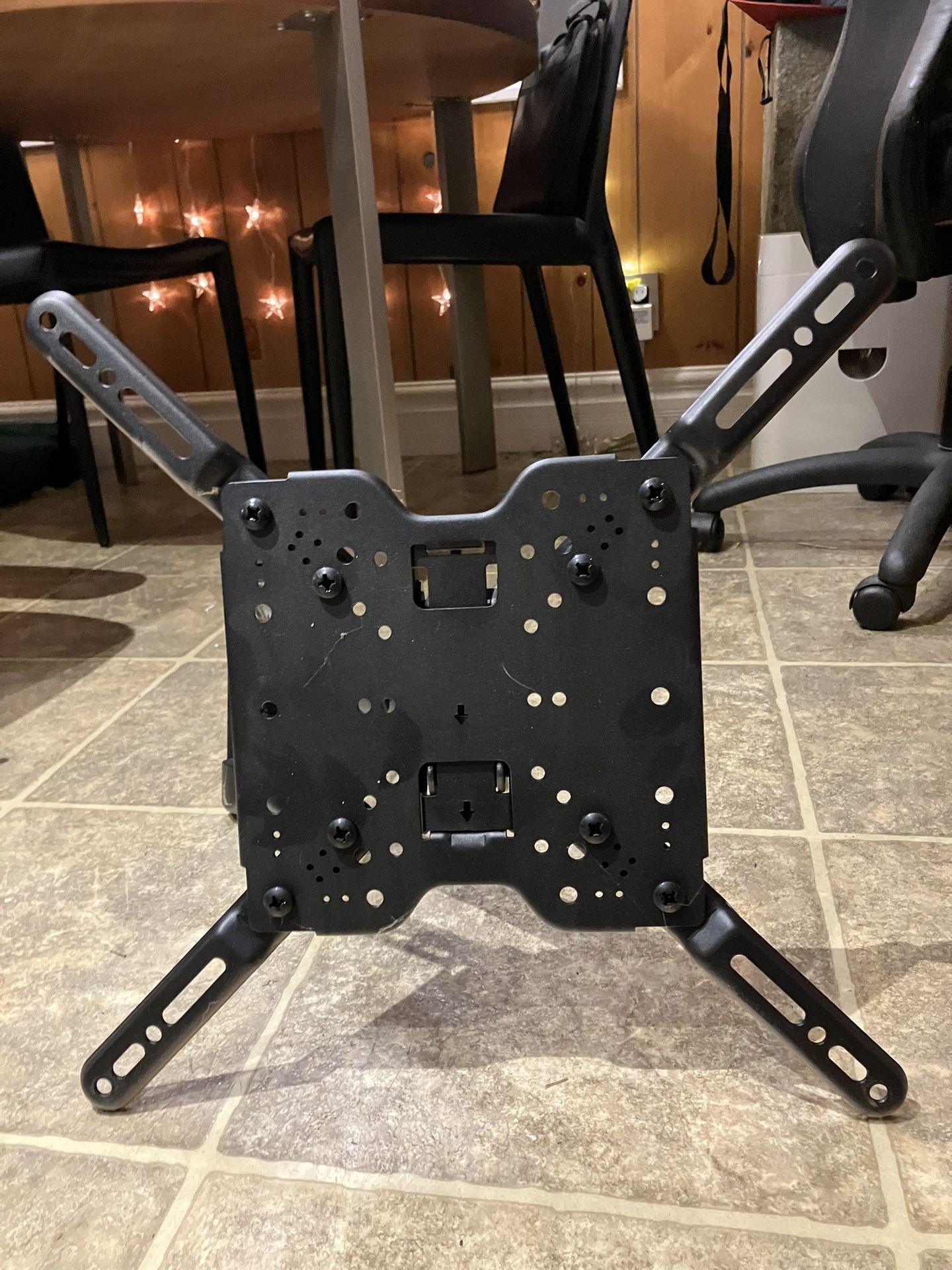 Sanus TV wall Mount kit