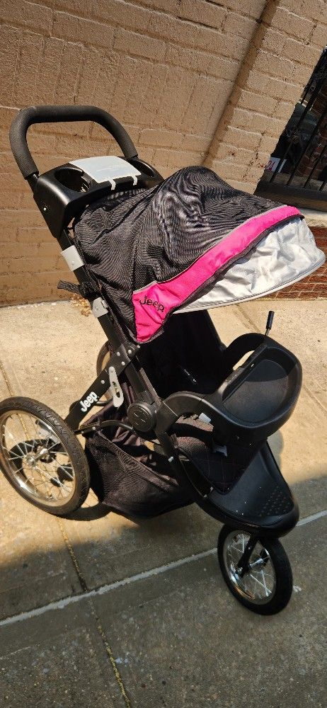 Jeep Stroller Like New