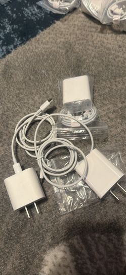 Charger for iPhone 17 or Samsung
