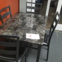 🥏225 DINING TABLE WITH 4 CHAIRS 