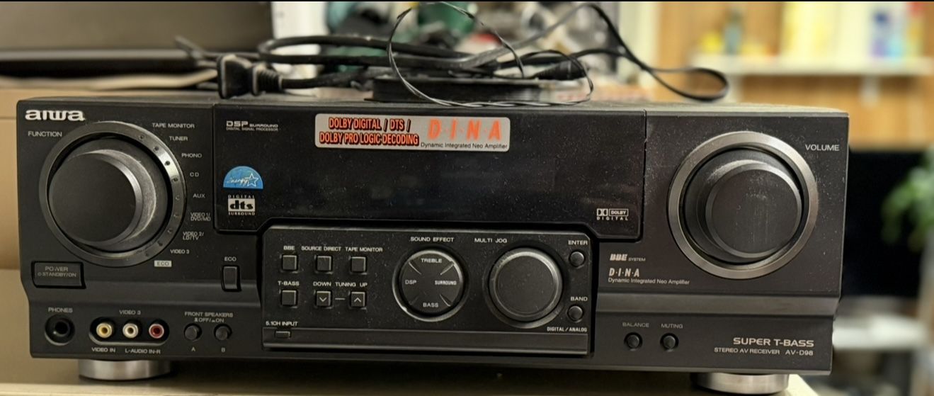 Aiwa AV-D58 stereo AV receiver And Speakers