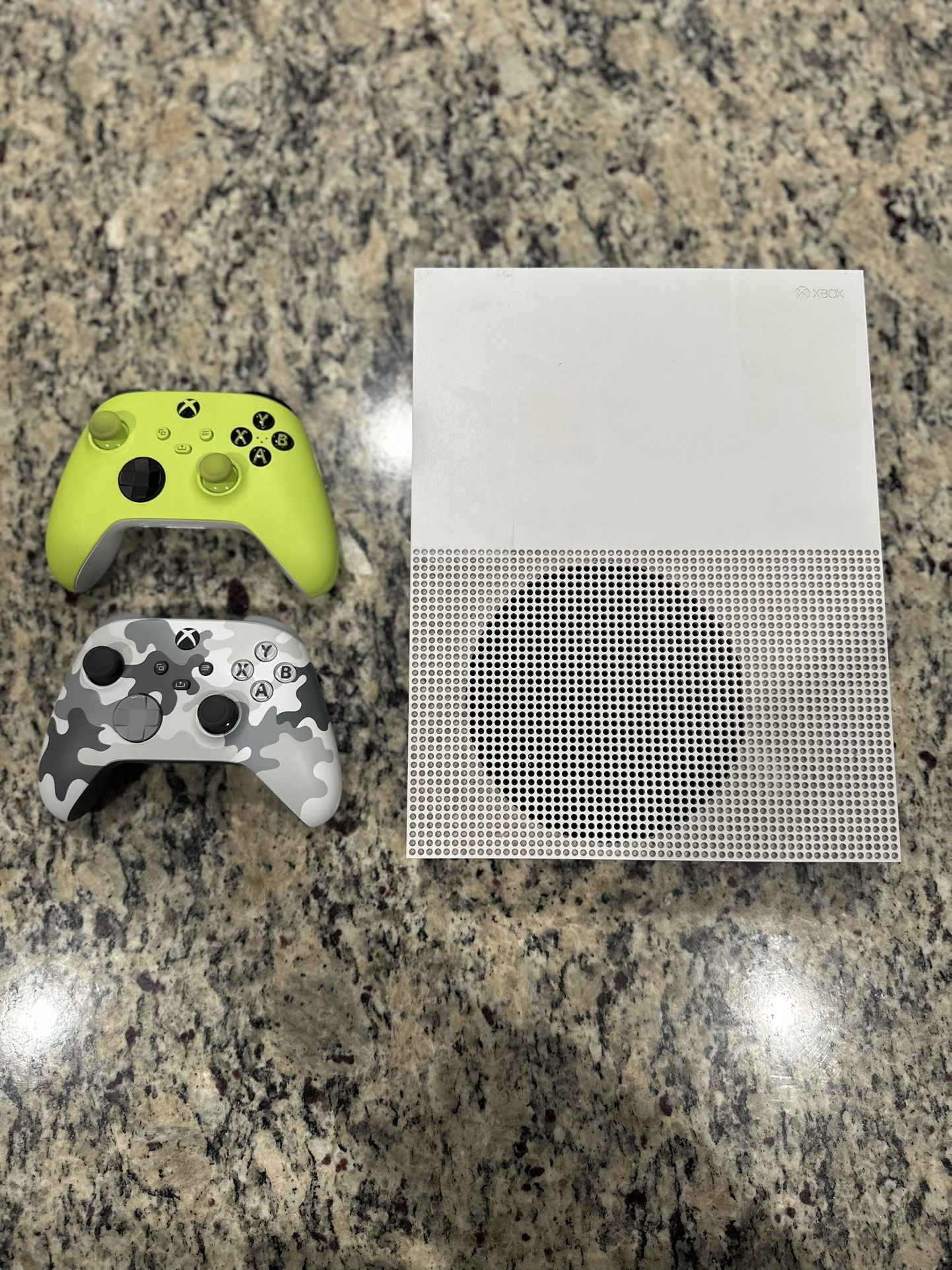 Xbox One S (500GB)