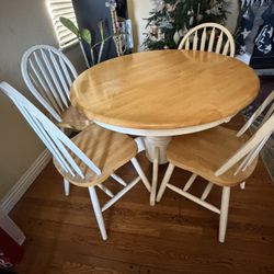 Round Farmhouse Dining Table with Chairs – Shabby Chic Style