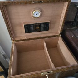 Alligator Leather Cigar Humidor (Package Deal)