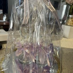 Toasting Glasses With Mirror Plate. 