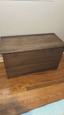 Wood chest