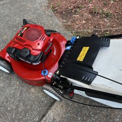 TORO 7.25 / 163cc Self Propelled Lawn Mower 