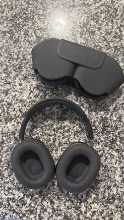 AirPods Max (Lightning) – Space Gray – Very Good + Smart Case