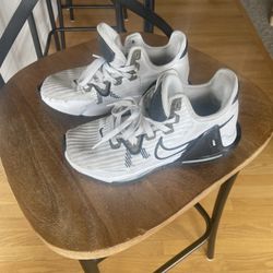 Women’s Nike Volleyball Shoes - Size 7-7.5. 