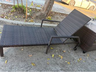 Outdoor Chaise Lounge Chair - Low-Maintenance, All-Weather Rattan Adjustable Recliner for Pool, Patio & Garden