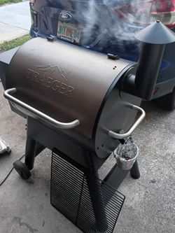 Electric smoker