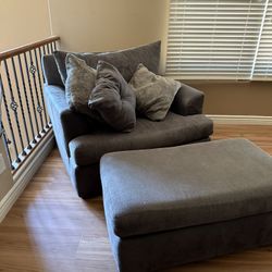 Lounge Chair And Ottoman 