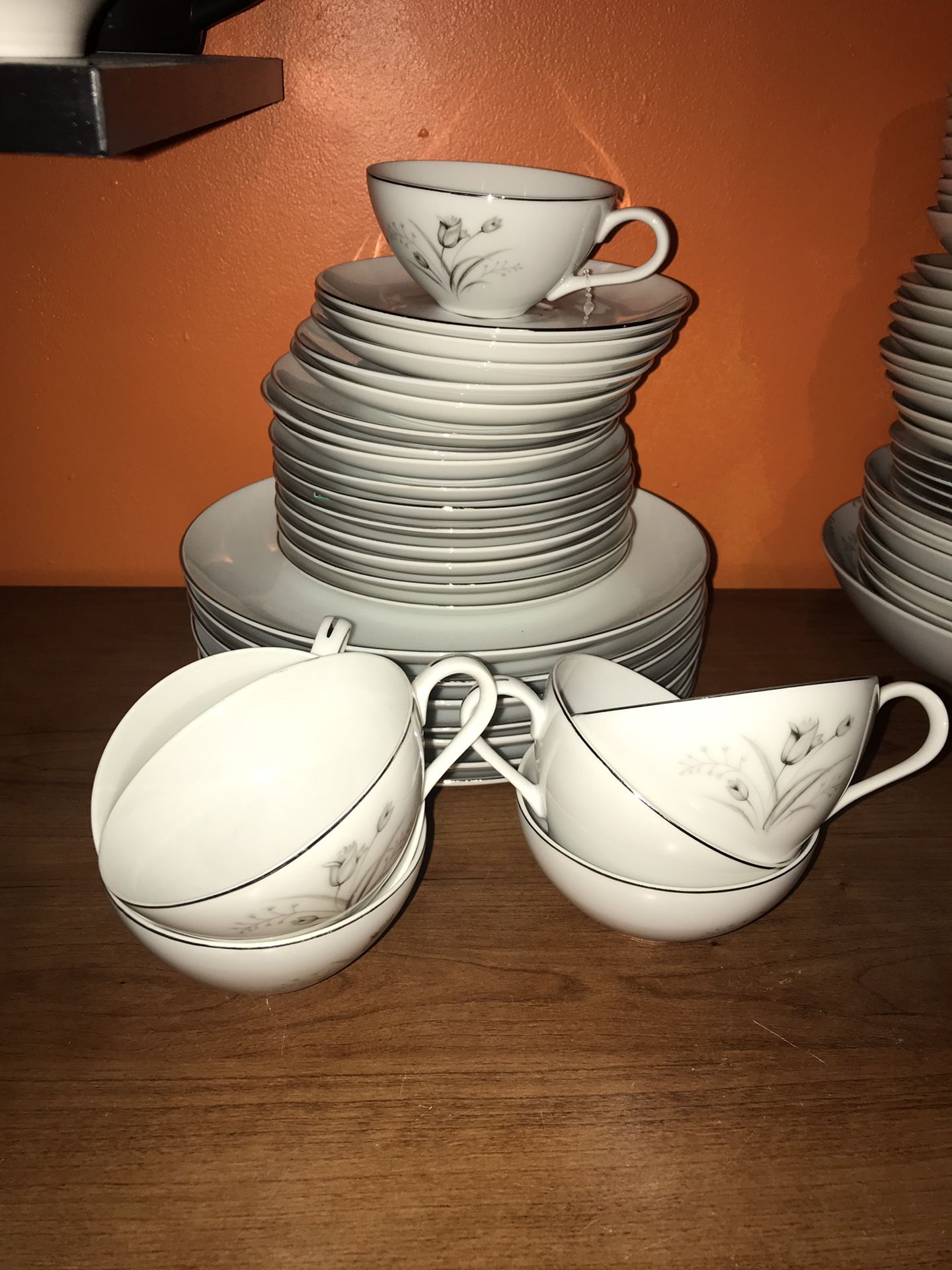 Fine China Creative England set plates saucers cups