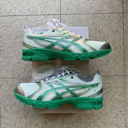 Size 11- hiddenny x Asics “Dawn”