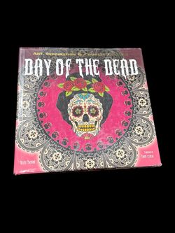 Coffee Table Book: Day of the Dead: Art, Inspiration & Counter Culture' by Russ Thorne