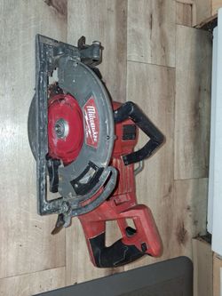 Milwaukee 7-1/4 rear handle circular saw