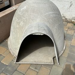 Outdoor Dog House / Igloo 