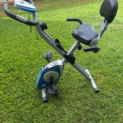 Xterra fitness FB350compact stationary upright, folding bike Padded Seat, And Back Support Like New $60