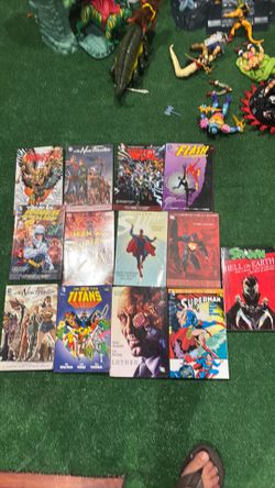 DC comics trade paperback a lot