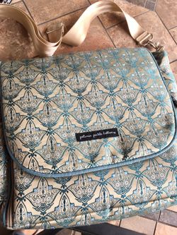 Baby bag Petunia Pickle Bottom with straps