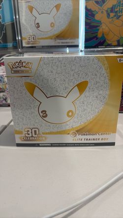 30th Pokemon Center ETB