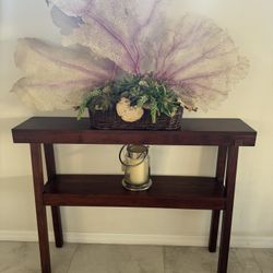🪵 Elegant Wood Console Table – Like New