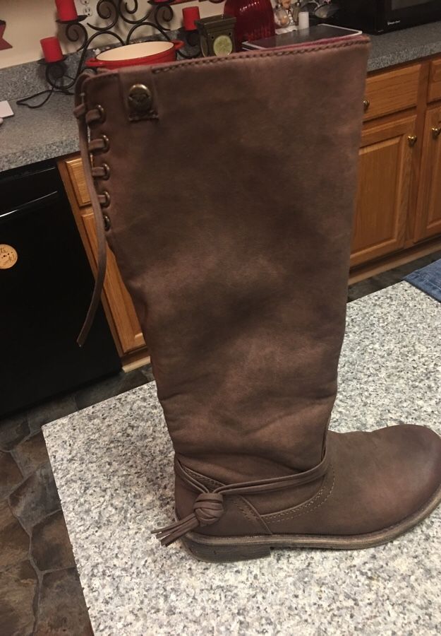 Roxy boots size 7.5