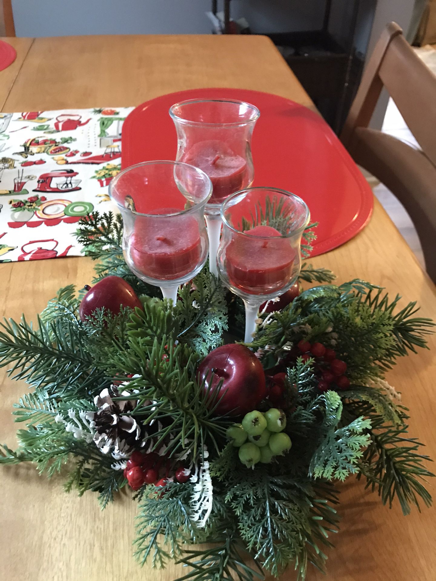PartyLite Crystal Trio with added wreath. Pickup in Johnstown Ohio