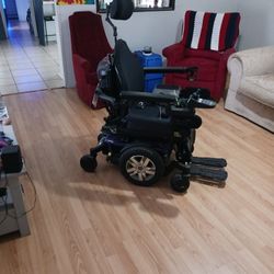 Quantum 6 Edge 2.0 Power Tilt Power Recline Next