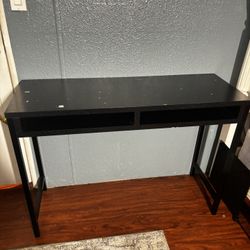 Black Desk 