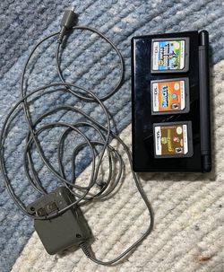 Nintendo DS Lite Starter Bundle - Ready to Play! (Onyx Black, Charger & 3 Games)