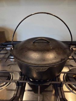Vintage Lodge No. 8 Cast Iron Dutch Oven with Self-Basting Lid – Made in USA