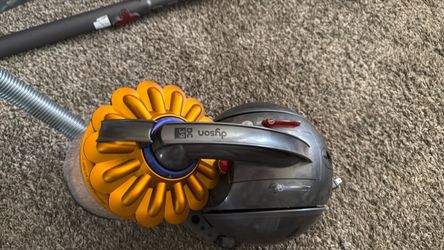 Vacuum. Dyson DC39