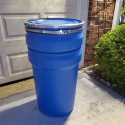 30-Gallon Plastic Barrels w/ Sealed Lids & Locking Rings