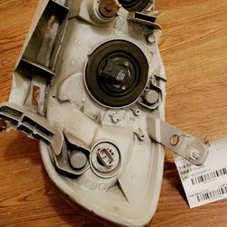 Toyota Corolla 2005 right side fender and headlight