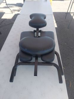 Foldable massage chair