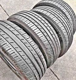 235/6518 Michelin vendo un set de llantas usadas excelente condiciones de vida las 4 ✅🤩I am selling a set of used tires, all 4 in excellent living co