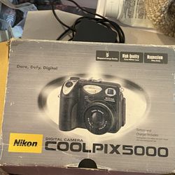 Coolpix 5000 Digital Camera for Sale in Everett, WA - OfferUp