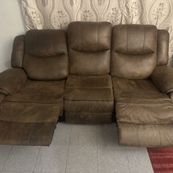 Reclining Sofa Set & Table/lamp