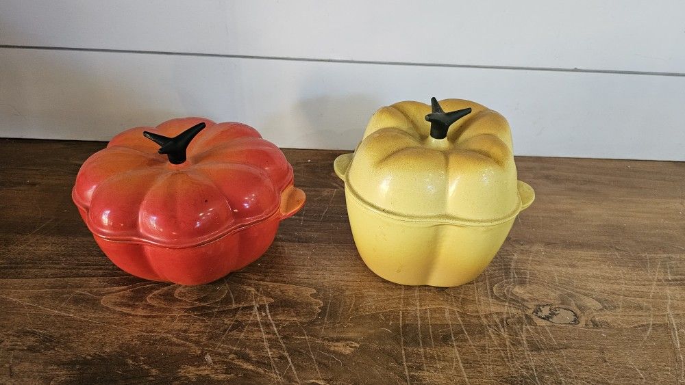 Le Creuset Cast Iron Tomato & Bell Pepper Dutch Oven