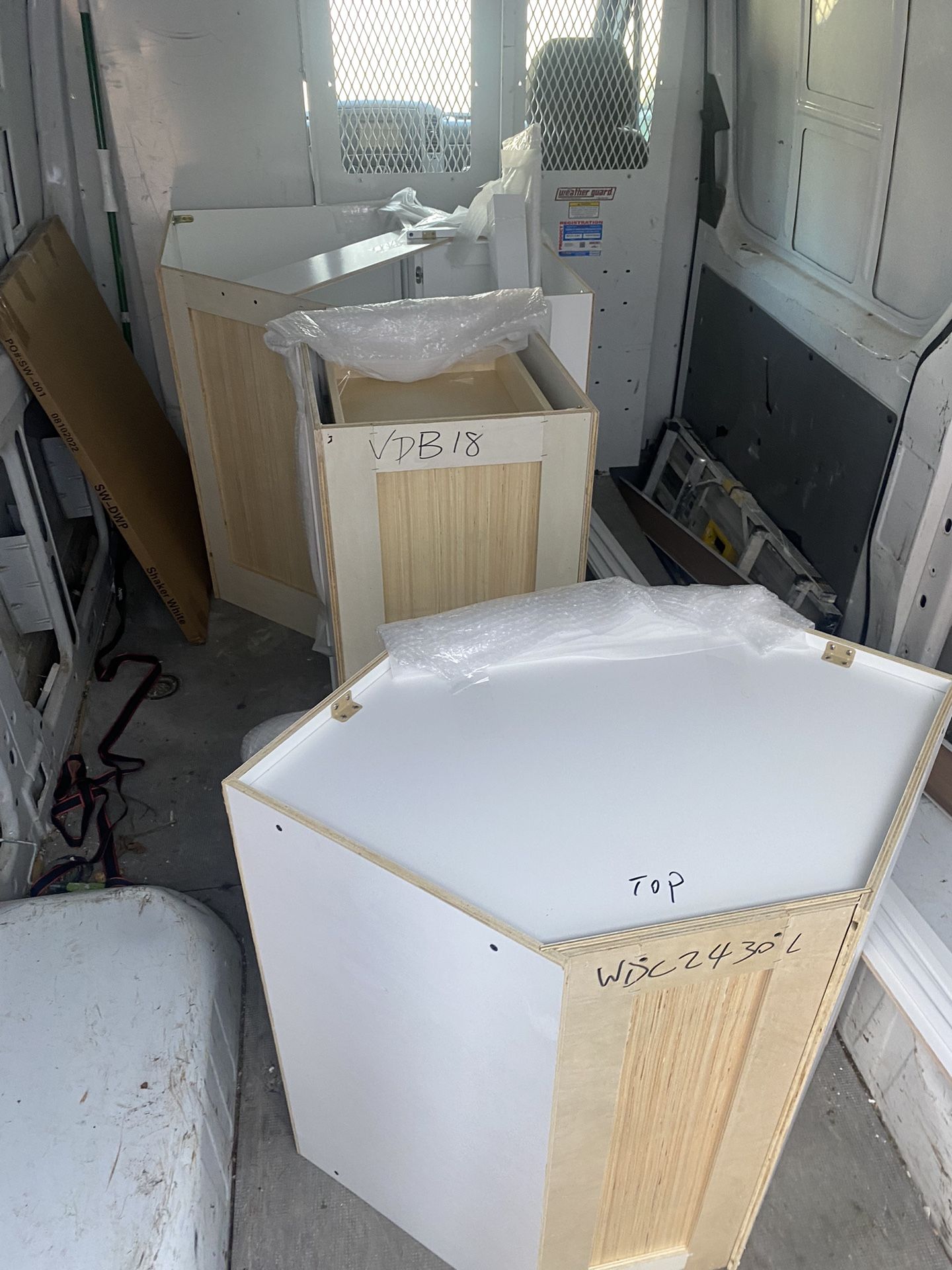 On Sale Shaker White Kitchen Cabinets