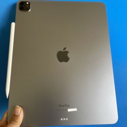 Apple IPad Pro 12.9” 6th Generation (M2 chip / Liquid XDR display/ 2022 ) 128GB with keyboard, pen & Accessories (1TB $1099) 